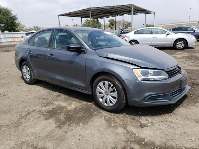 3VW2K7AJ5EM233876 - 2014 VOLKSWAGEN JETTA BASE رمادي صورة 4