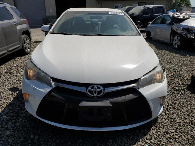 4T1BF1FK9GU183371 - 2016 TOYOTA CAMRY LE WHITE photo 5