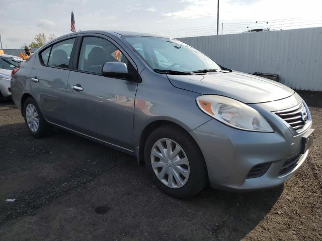 3N1CN7AP6DL879180 - 2013 NISSAN VERSA S SILVER photo 4