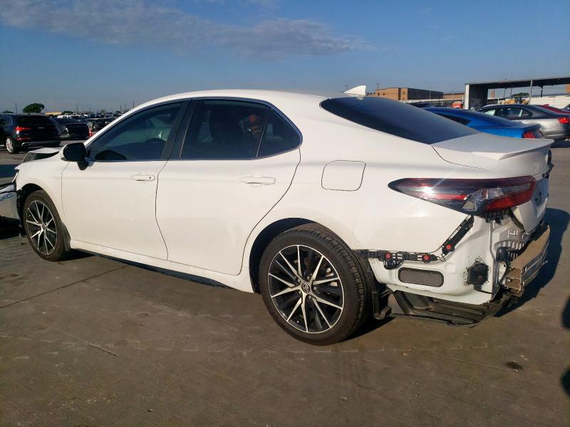 4T1T11AKXRU895398 - 2024 TOYOTA CAMRY SE NIGHT SHADE WHITE photo 2