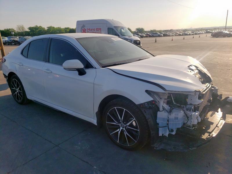 4T1T11AKXRU895398 - 2024 TOYOTA CAMRY SE NIGHT SHADE WHITE photo 4