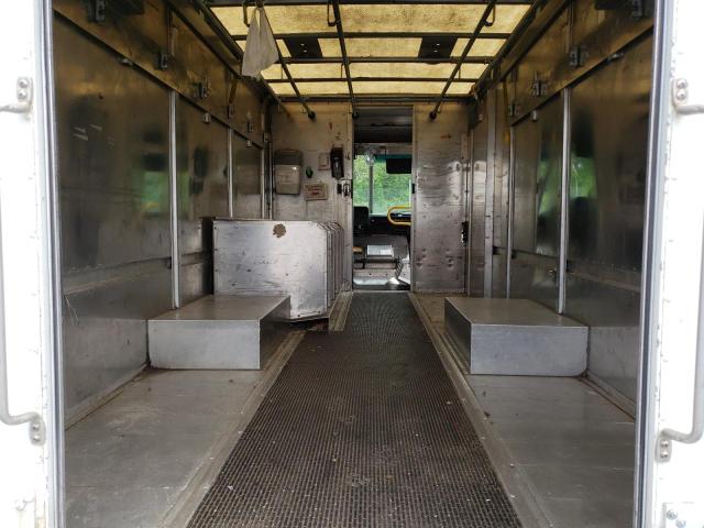 4UZAANCP23CM06707 - 2003 FREIGHTLINER CHASSIS M LINE WALK-IN VAN WHITE photo 10