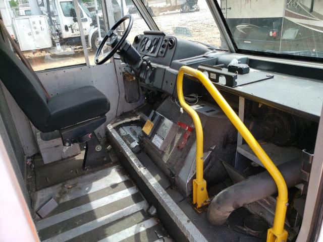 4UZAANBW81CJ13707 - 2001 FREIGHTLINER CHASSIS M LINE WALK-IN VAN WHITE photo 8