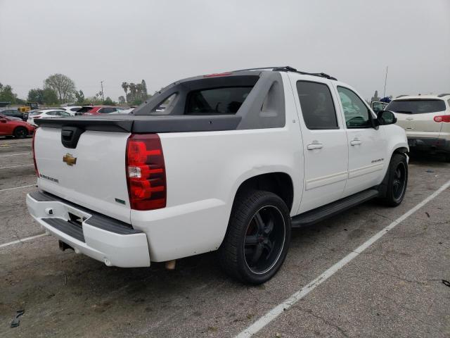 3GNMCFE04BG290835 - 2011 CHEVROLET AVALANCHE LT WHITE photo 3