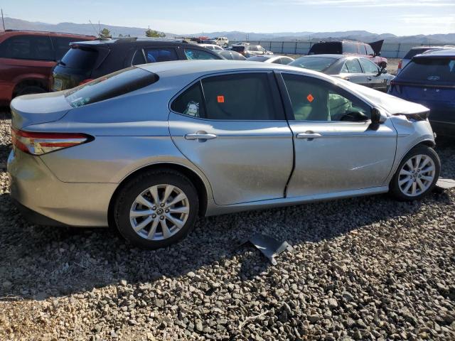 JTNB11HK9J3017117 - 2018 TOYOTA CAMRY L SILVER photo 3