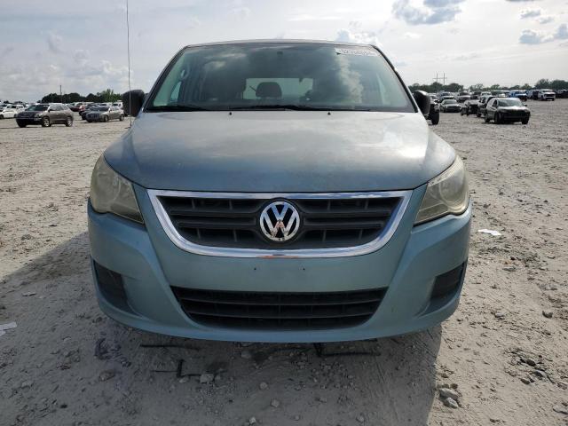 2V8HW44119R541576 - 2009 VOLKSWAGEN ROUTAN S BLUE photo 5