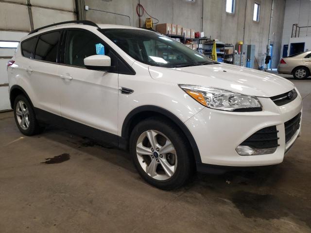 1FMCU9G90GUB72442 - 2016 FORD ESCAPE SE WHITE photo 4