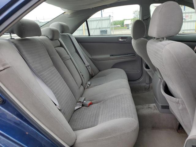 4T1BE32K15U412563 - 2005 TOYOTA CAMRY LE BLUE photo 10