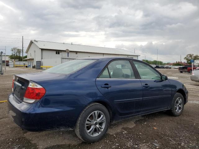 4T1BE32K15U412563 - 2005 TOYOTA CAMRY LE BLUE photo 3
