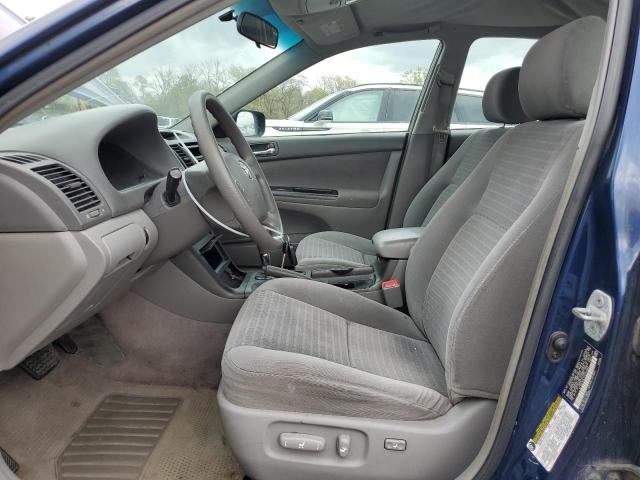 4T1BE32K15U412563 - 2005 TOYOTA CAMRY LE BLUE photo 7