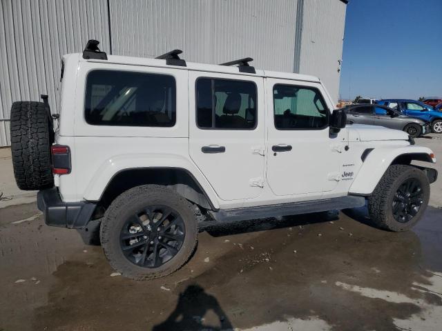 1C4JJXP69MW682528 - 2021 JEEP WRANGLER U SAHARA 4XE WHITE photo 3