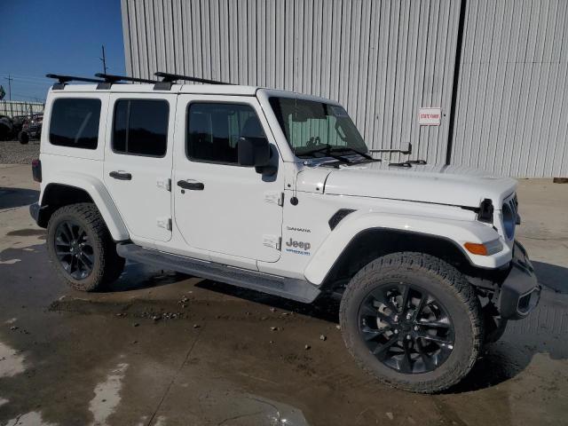 1C4JJXP69MW682528 - 2021 JEEP WRANGLER U SAHARA 4XE WHITE photo 4