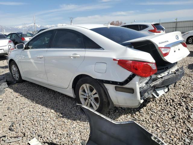 5NPEB4AC1DH800654 - 2013 HYUNDAI SONATA GLS WHITE photo 2