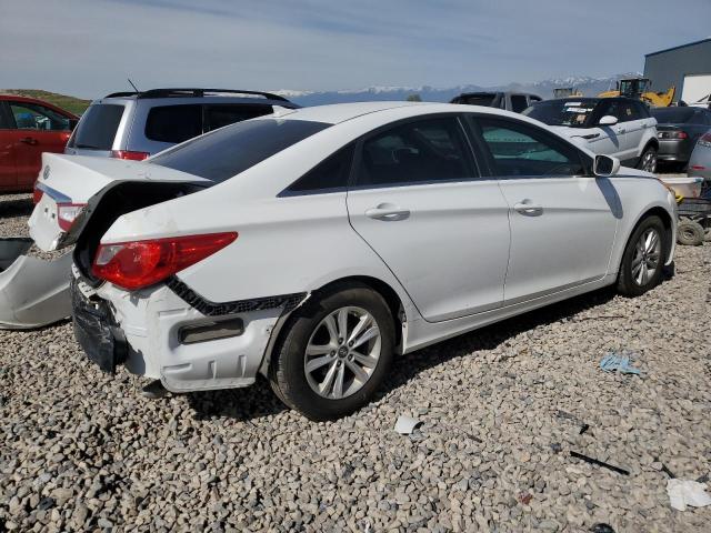 5NPEB4AC1DH800654 - 2013 HYUNDAI SONATA GLS WHITE photo 3