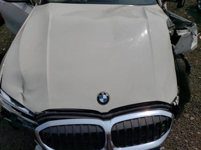 3MW5R7J56K8B02844 - 2019 BMW 330XI WHITE photo 11