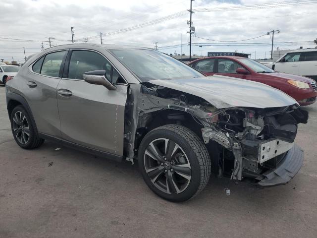 JTHY3JBH2K2017553 - 2019 LEXUS UX 200 SILVER photo 4