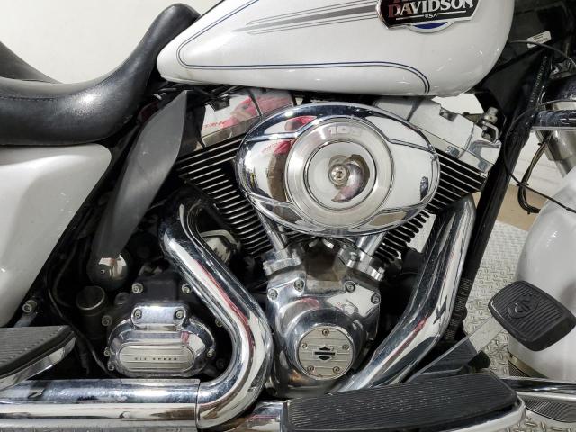 1HD1FCM17CB644836 - 2012 HARLEY-DAVIDSON FLHTCU ULTRA CLASSIC ELECTRA GLIDE WHITE photo 5