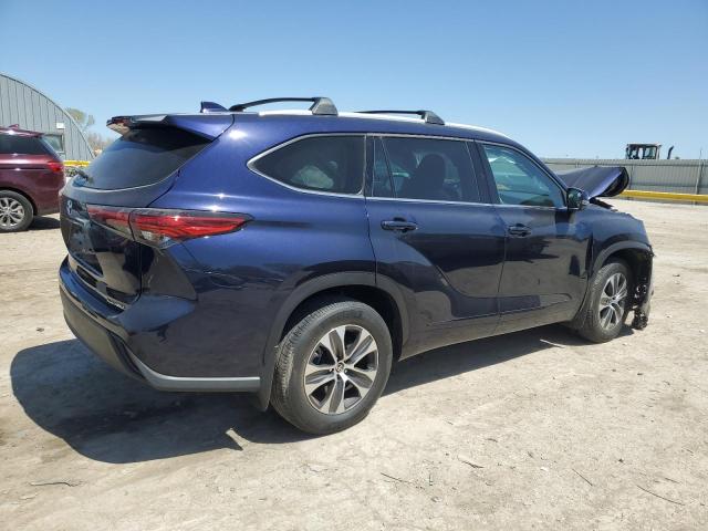 5TDHZRBH9NS241589 - 2022 TOYOTA HIGHLANDER XLE BLUE photo 3