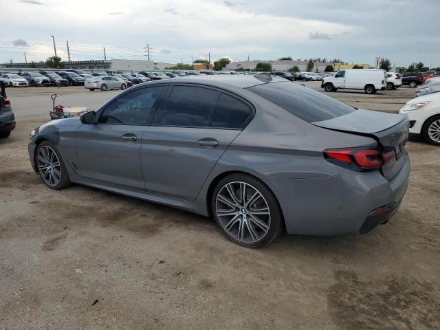 WBA13BK09MCF93639 - 2021 BMW M550XI GRAY photo 2