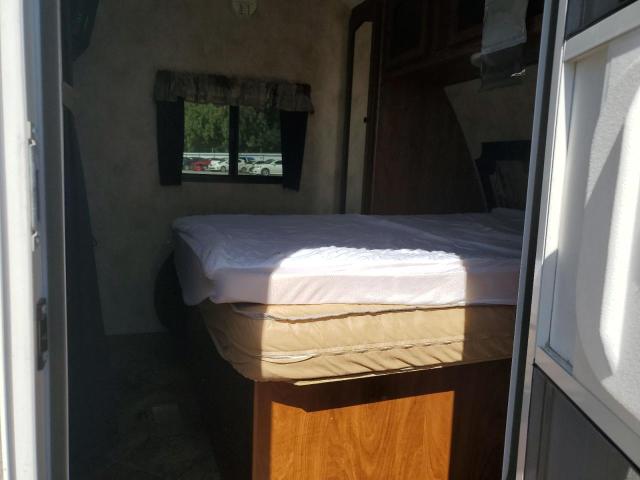 4YDT28525BT414163 - 2011 KEYSTONE PASSPORT WHITE photo 5