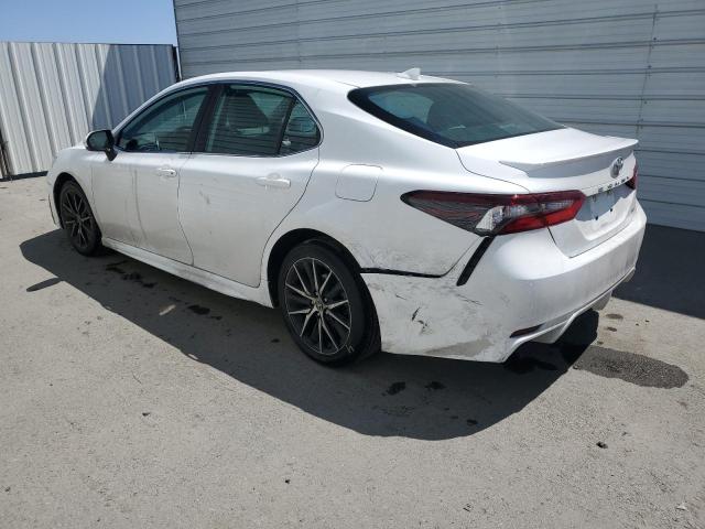 4T1G11AK7PU783494 - 2023 TOYOTA CAMRY SE NIGHT SHADE WHITE photo 2