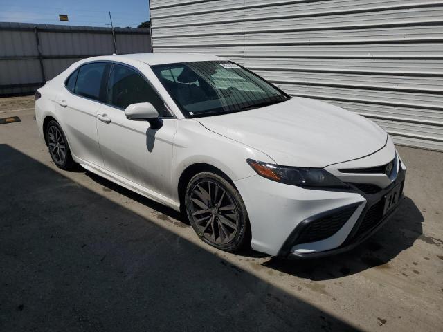 4T1G11AK7PU783494 - 2023 TOYOTA CAMRY SE NIGHT SHADE WHITE photo 4