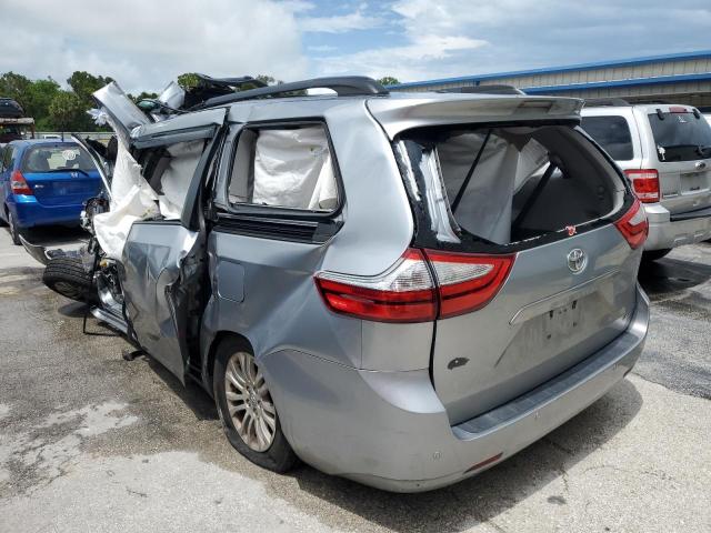 5TDYK3DC3GS733475 - 2016 TOYOTA SIENNA XLE SILVER photo 2