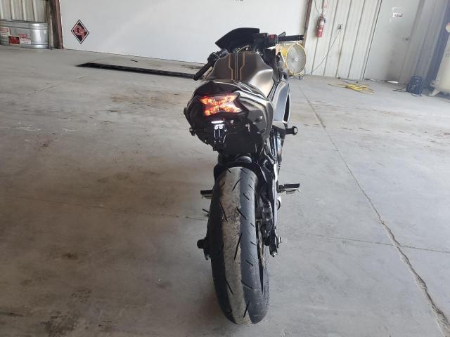 ML5EXER12PDA87362 - 2023 KAWASAKI EX650 R GRAY photo 4