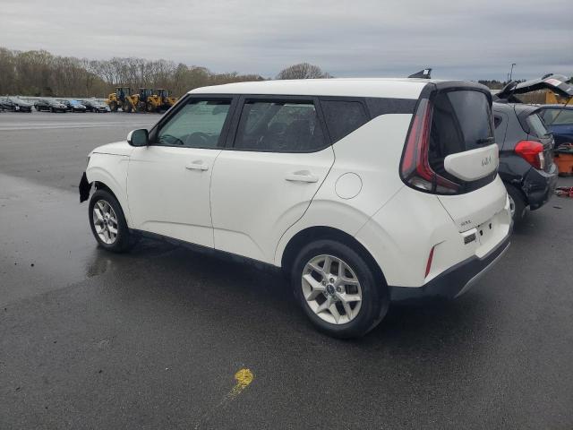 KNDJ23AU5P7854033 - 2023 KIA SOUL LX WHITE photo 2