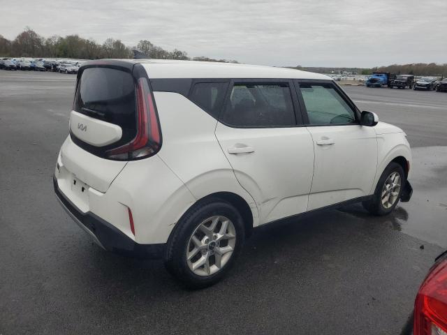 KNDJ23AU5P7854033 - 2023 KIA SOUL LX WHITE photo 3