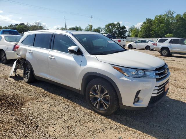 5TDKZRFH1KS559105 - 2019 TOYOTA HIGHLANDER SE WHITE photo 4