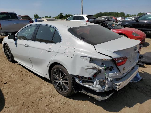 4T1T11BK4PU074454 - 2023 TOYOTA CAMRY SE NIGHT SHADE WHITE photo 2