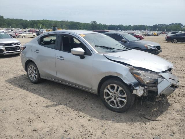 3MYDLBYV3JY315095 - 2018 TOYOTA YARIS IA 银色 照片 4