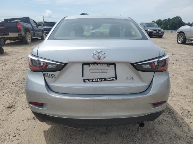 3MYDLBYV3JY315095 - 2018 TOYOTA YARIS IA 银色 照片 6