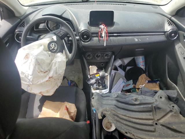 3MYDLBYV3JY315095 - 2018 TOYOTA YARIS IA 银色 照片 8