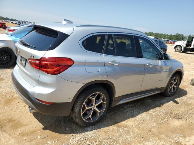 WBXHU7C37J5H39625 - 2018 BMW X1 SDRIVE28I SILVER photo 3