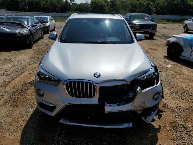 WBXHU7C37J5H39625 - 2018 BMW X1 SDRIVE28I SILVER photo 5