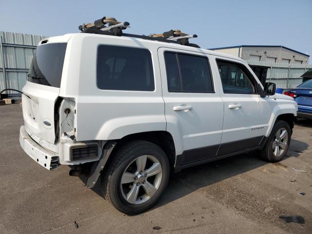 1C4NJRFB2HD128339 - 2017 JEEP PATRIOT LATITUDE WHITE photo 3