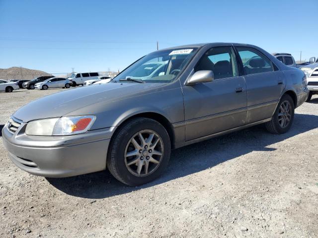 4T1BF28K5YU103746 - 2000 TOYOTA CAMRY LE GRAY photo 1