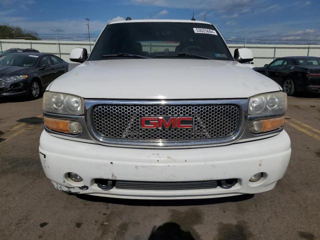 1GKEK63U65J183024 - 2005 GMC YUKON DENALI WHITE photo 5