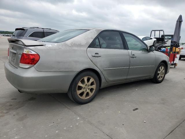 4T1BE32K45U501737 - 2005 TOYOTA CAMRY LE SILVER photo 3