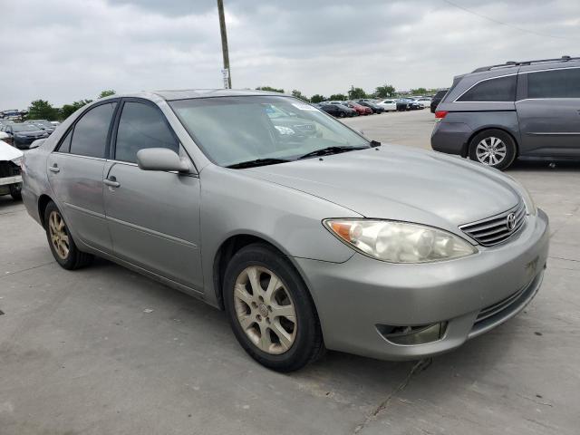 4T1BE32K45U501737 - 2005 TOYOTA CAMRY LE SILVER photo 4