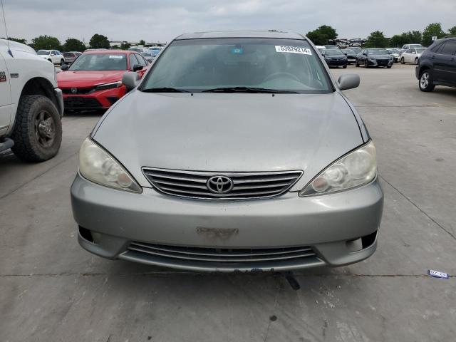 4T1BE32K45U501737 - 2005 TOYOTA CAMRY LE SILVER photo 5