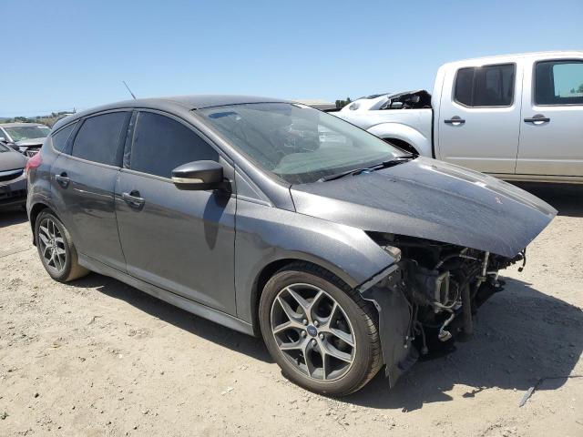 1FADP3K20FL294543 - 2015 FORD FOCUS SE CHARCOAL photo 4