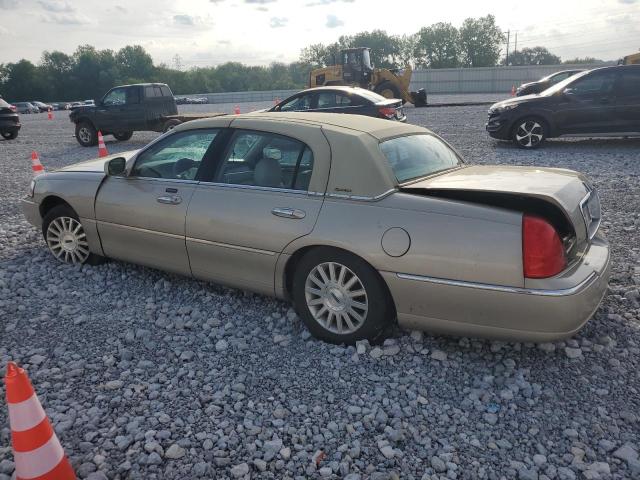 1LNHM81W04Y621055 - 2004 LINCOLN TOWN CAR EXECUTIVE TAN photo 2