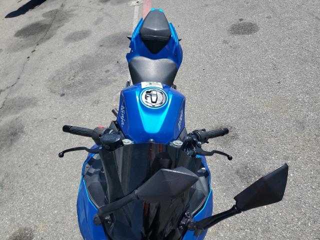 JKAEXKH15JDA12212 - 2018 KAWASAKI EX400 BLUE photo 5