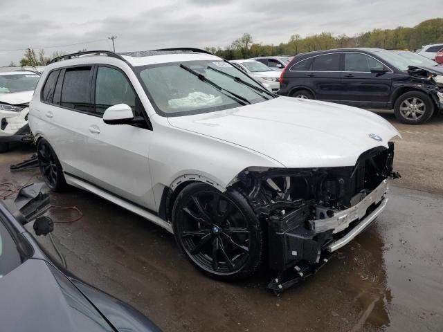 5UX23EM03P9S00639 - 2023 BMW X7 XDRIVE40I WHITE photo 4