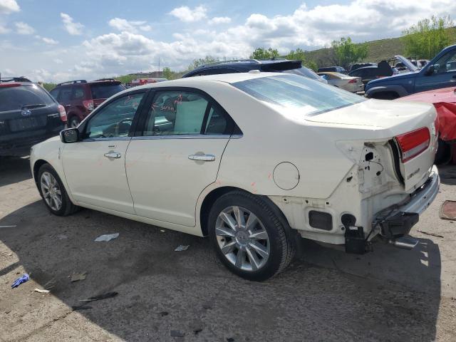 3LNHL2JC3CR839932 - 2012 LINCOLN MKZ WHITE photo 2