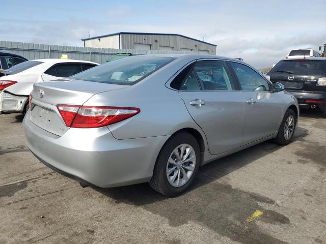 4T4BF1FK0GR523464 - 2016 TOYOTA CAMRY LE SILVER photo 3