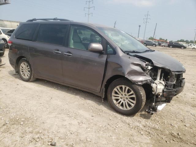 5TDYK3DC3DS357548 - 2013 TOYOTA SIENNA XLE GRAY photo 4